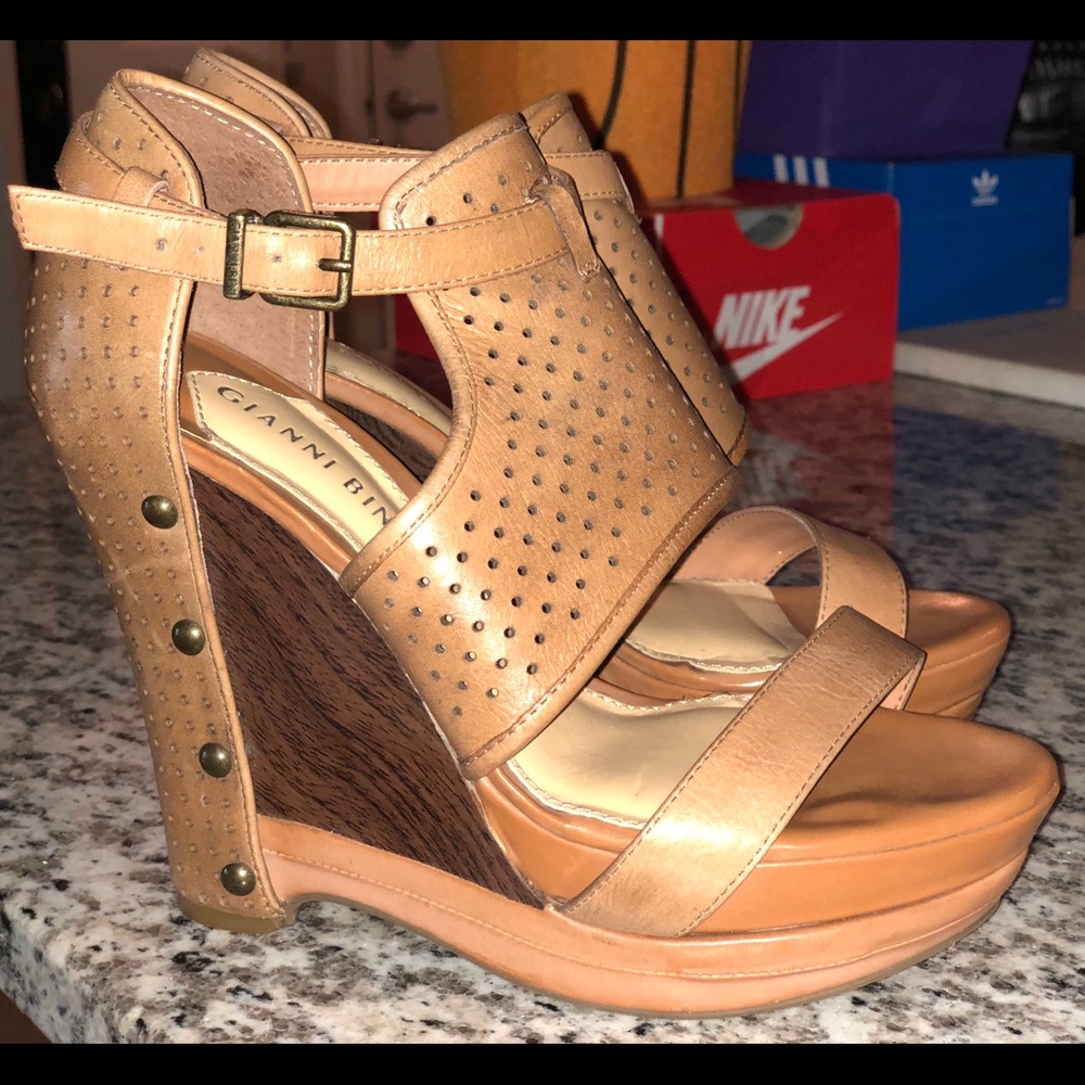 Gianni Bini wedges 7.5